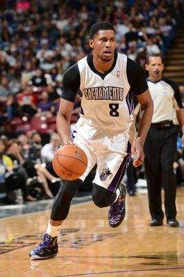 3杆领先意 3杆领先意